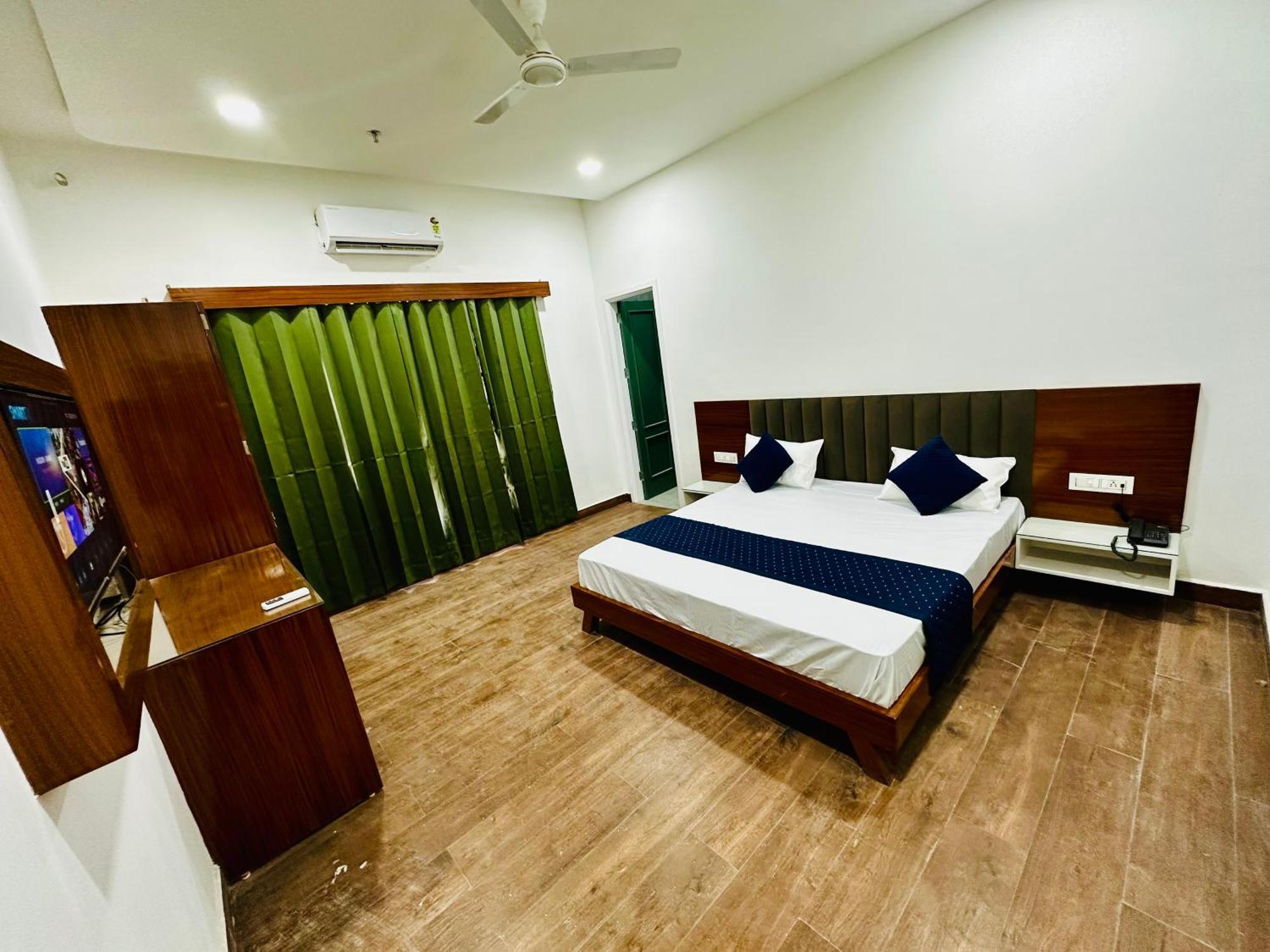 The Loya Hotel Muktsar Экстерьер фото